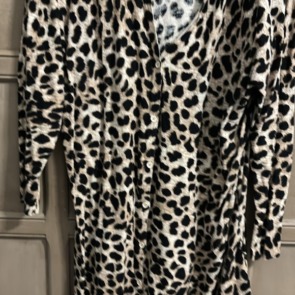 Torrid size 3. ๐๐๐พ. Leopard print lightweight long thin button down cardigan - Picture 2 of 5